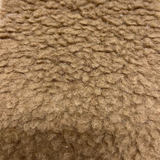 Pile de laine brun de 206 cm de large